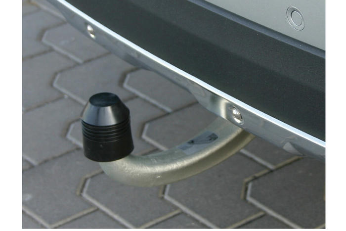 Пластиковый защитный кожух шара фаркопа LAMPA 38970 с предохранительным ремнем.