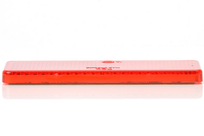 Atstarojoša ierīce 96 x 42 mm aizmugurē ar pašlīmējošu lenti